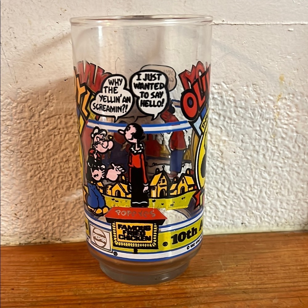 Collector's Series Glass - 1982 Edition - Picture 2 of 7